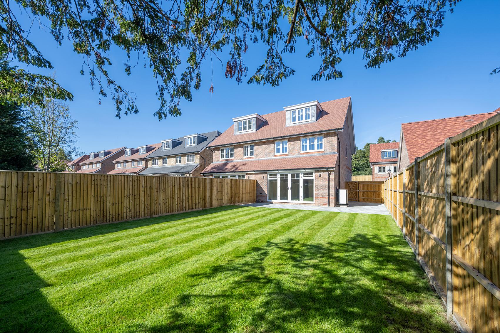 Ascot Oaks - Garden image Plot 5