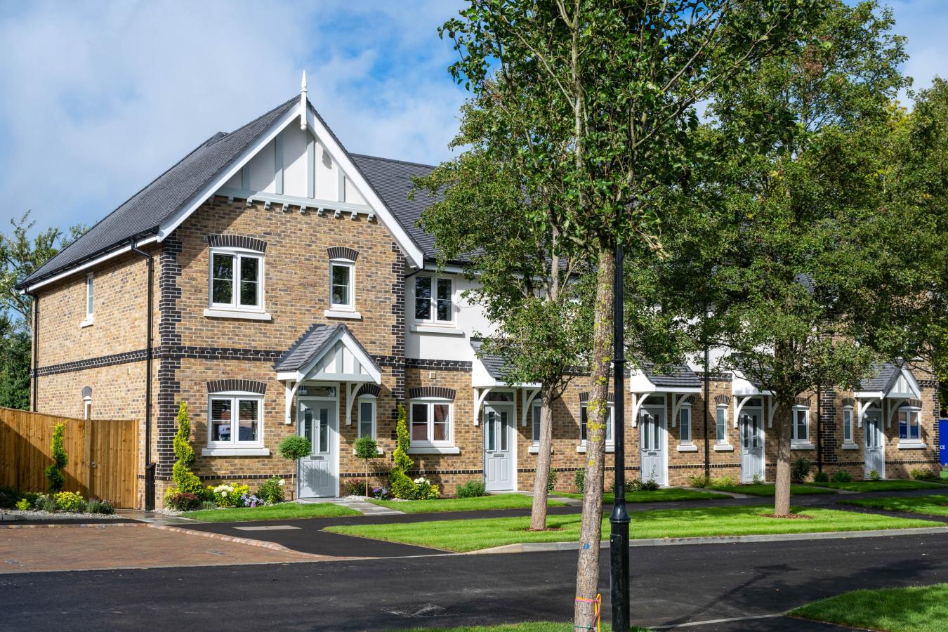 De Havilland place- News article