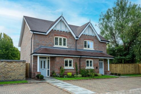 De Havilland Hero Image plot 6