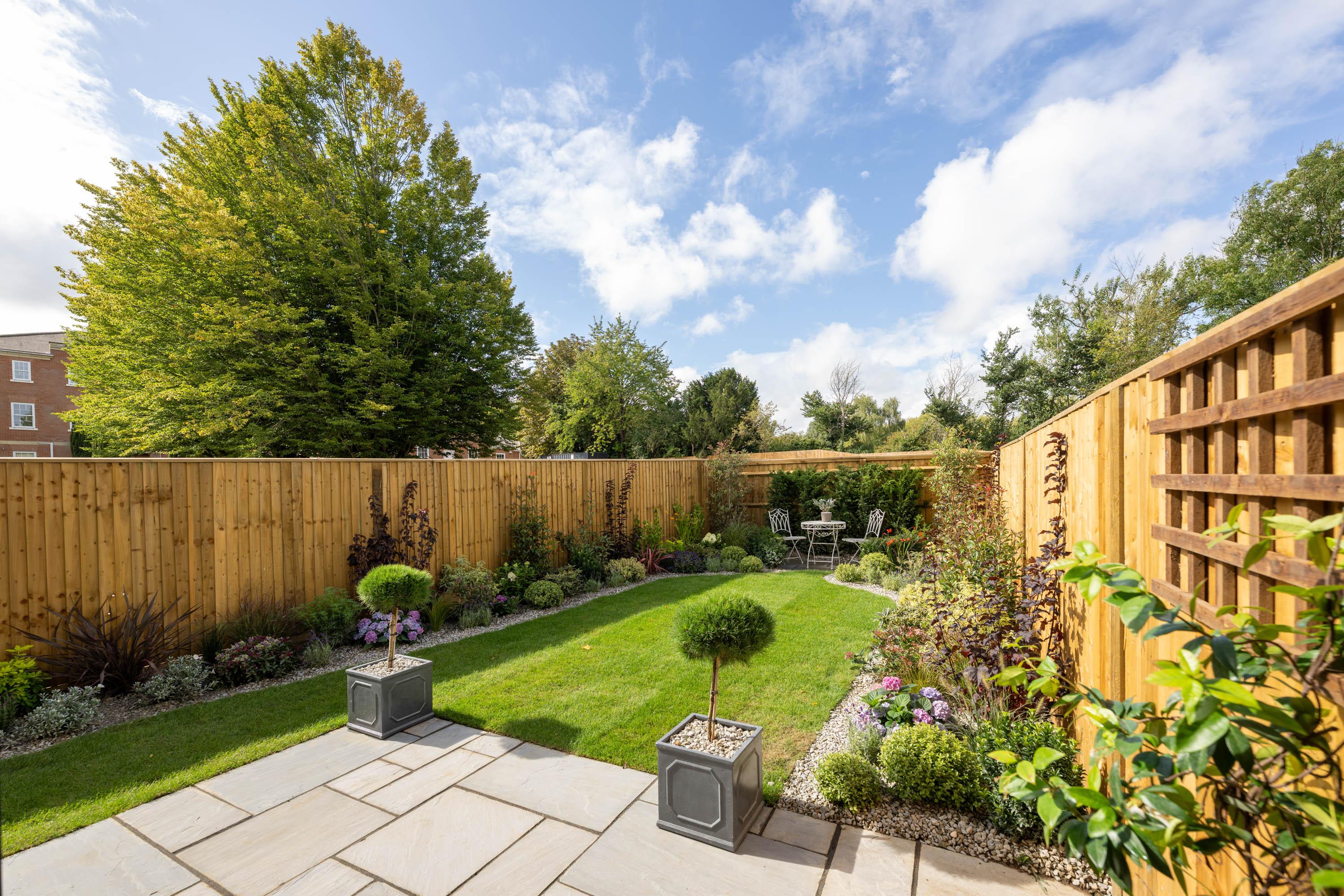 De Havilland place-garden- The blenheim