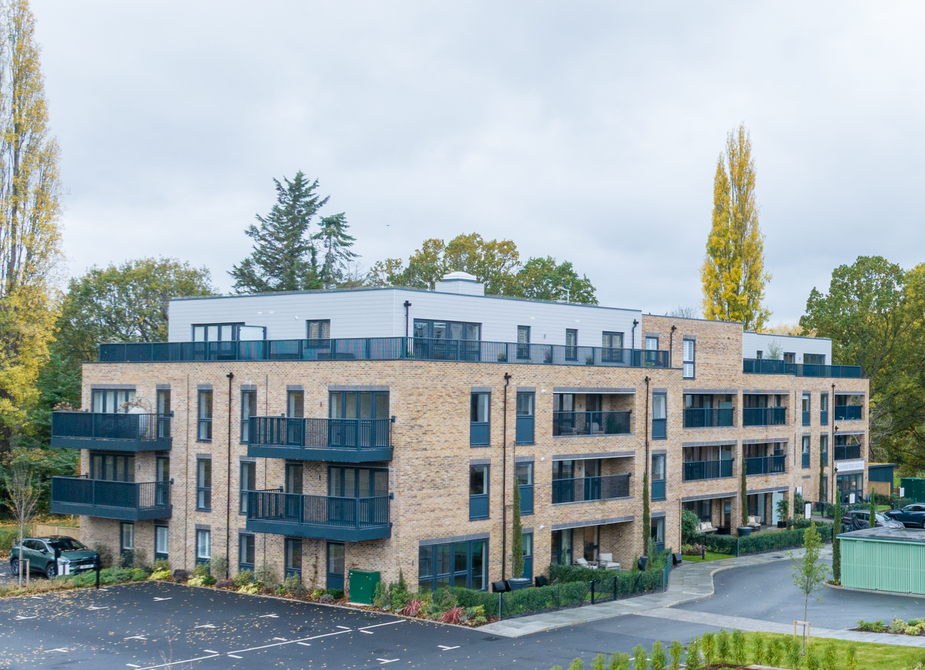 Oaklands park external image home 19