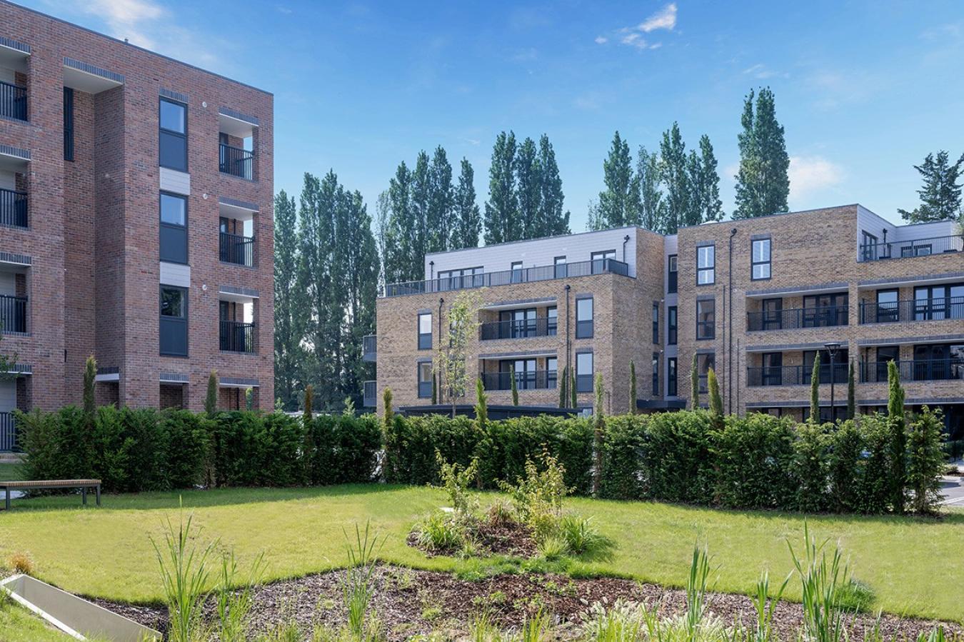 Oaklands Park Photo3 Externals Edited
