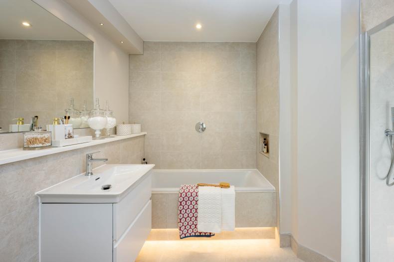 Balcombe internal bathroom